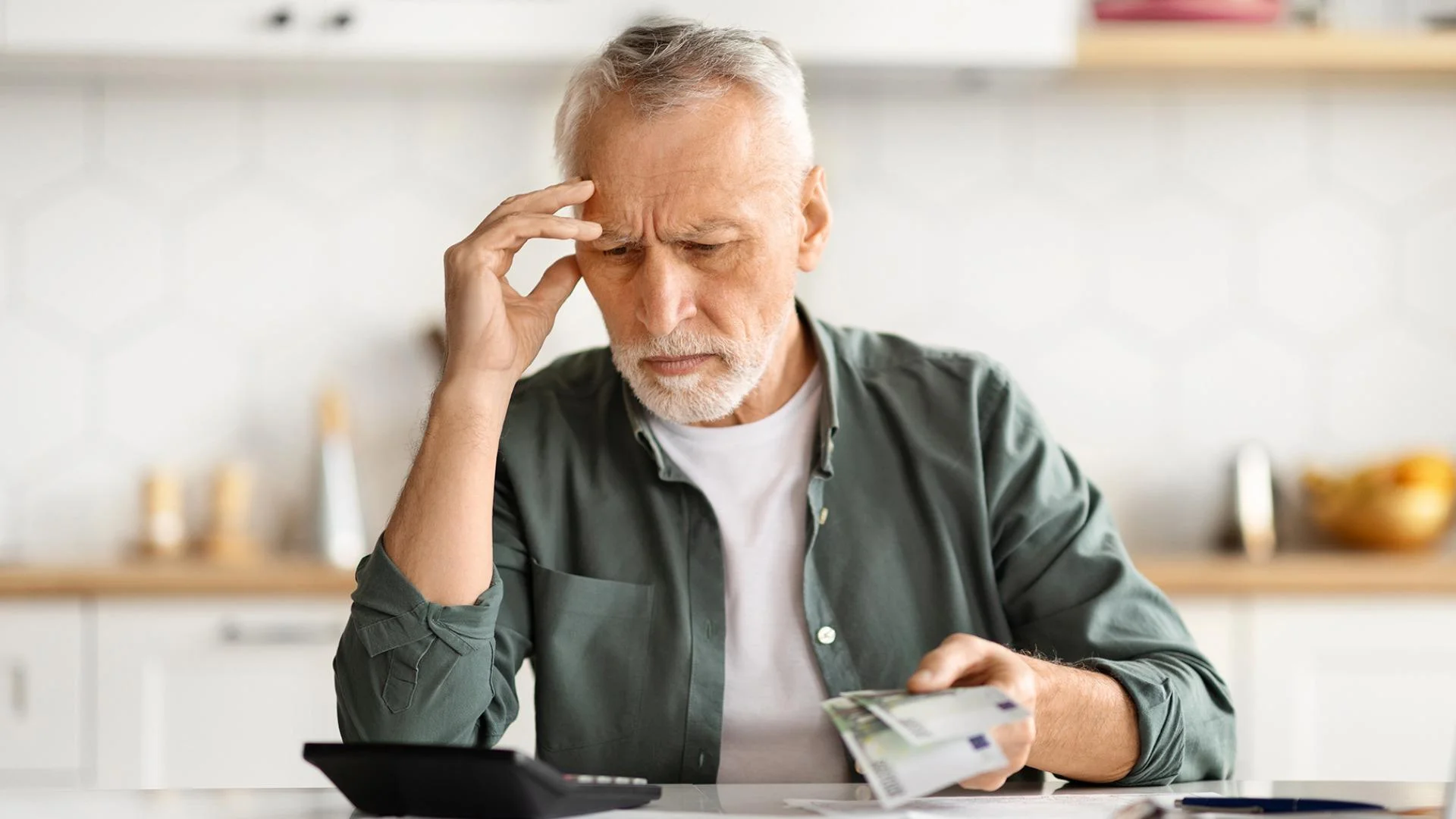 در بیمه بازنشستگی شرکت خاورمیانه چه تضمینی در قبال افزایش تورم دارد؟